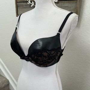 Victoria’s Secret black faux leather lace push‎ up underwire bra 34D NWT